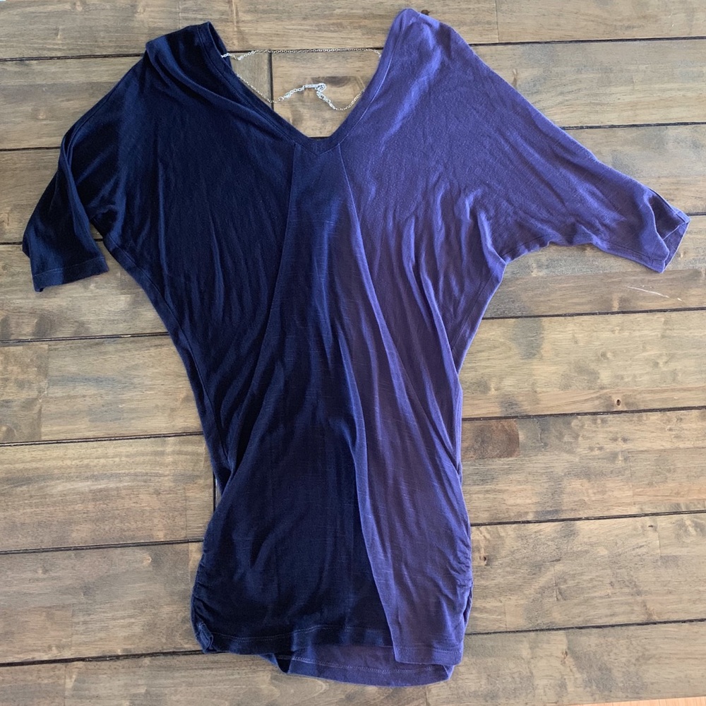 💜 NWOT Guess Ombré Top w/ Back Chain Detail 💜